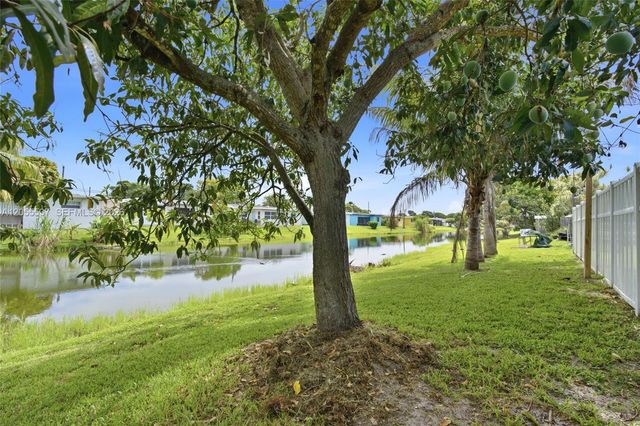 6871 NW 28th St, Sunrise, FL 33313