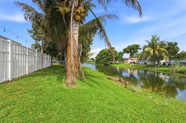 6871 NW 28th St, Sunrise, FL 33313