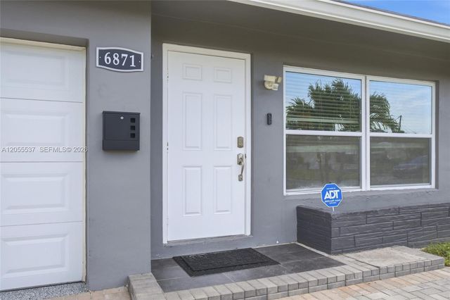 6871 NW 28th St, Sunrise, FL 33313