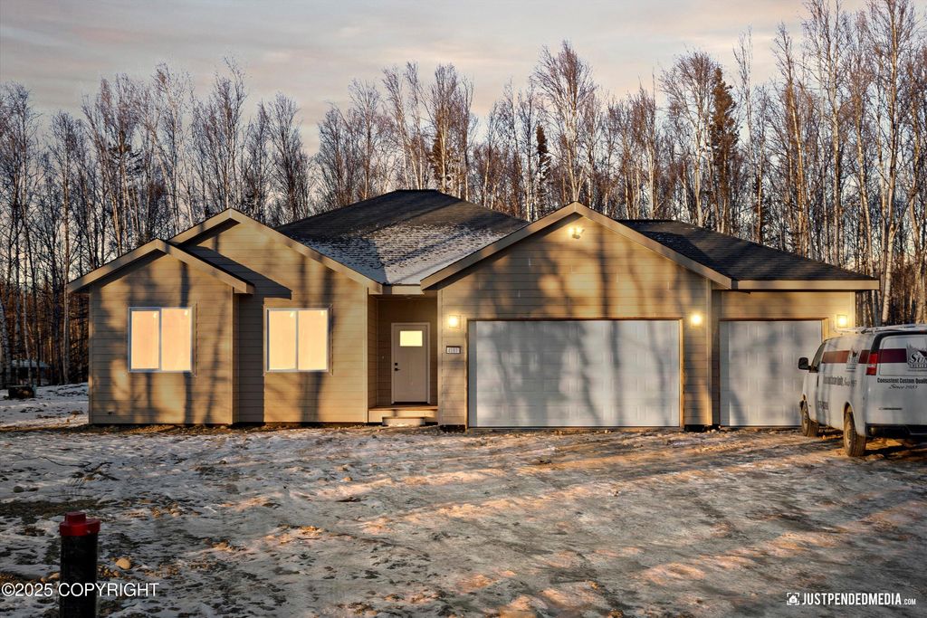 3124 E Woodruff Loop, Wasilla, AK 99654
