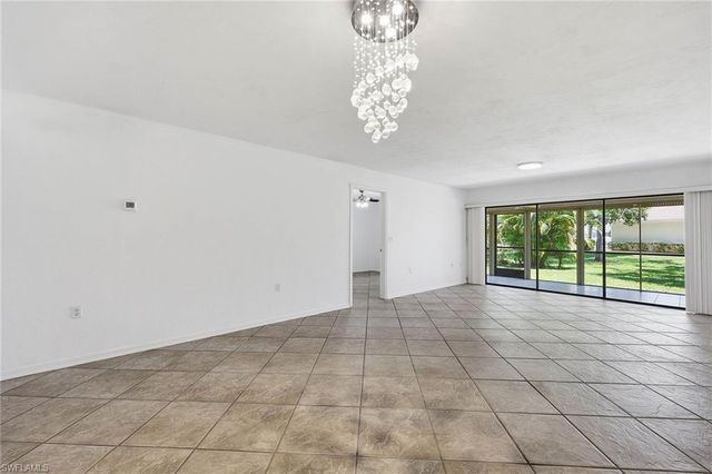 1231 Commonwealth CIR Q104, Naples, FL 34116