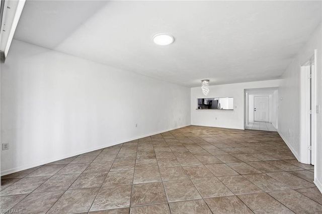 1231 Commonwealth CIR Q104, Naples, FL 34116