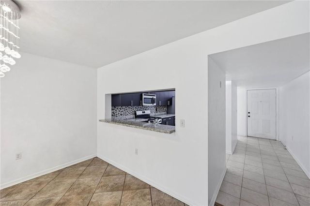 1231 Commonwealth CIR Q104, Naples, FL 34116