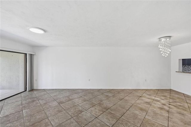 1231 Commonwealth CIR Q104, Naples, FL 34116