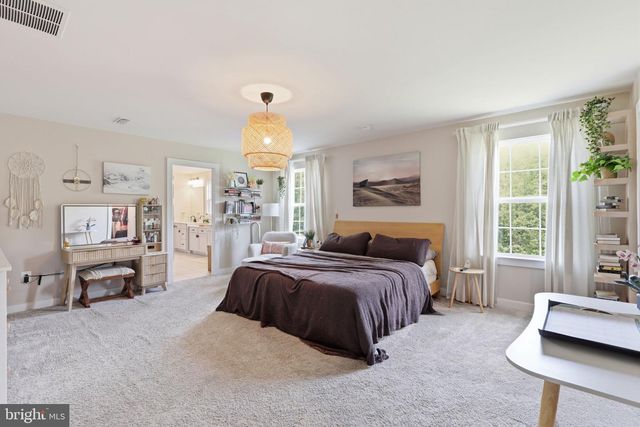 5409 IVY HILL DR, Fredericksburg, VA 22407