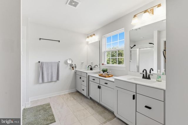 5409 IVY HILL DR, Fredericksburg, VA 22407
