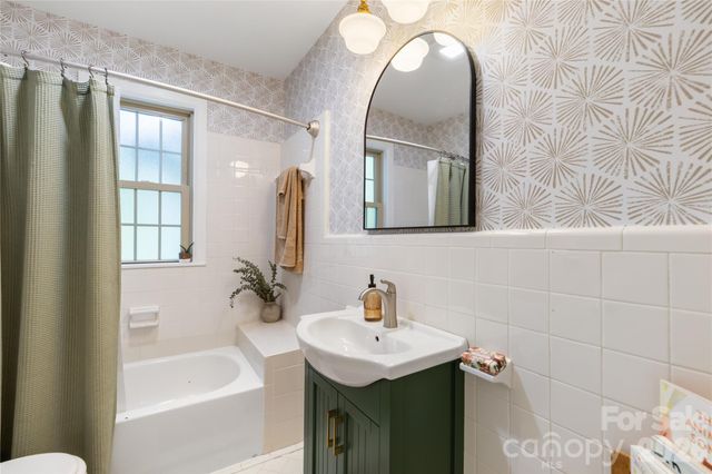 1801 Tippah Avenue, Charlotte, NC 28205