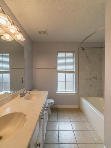 7414 Sand Pine Drive, Rowlett, TX 75089