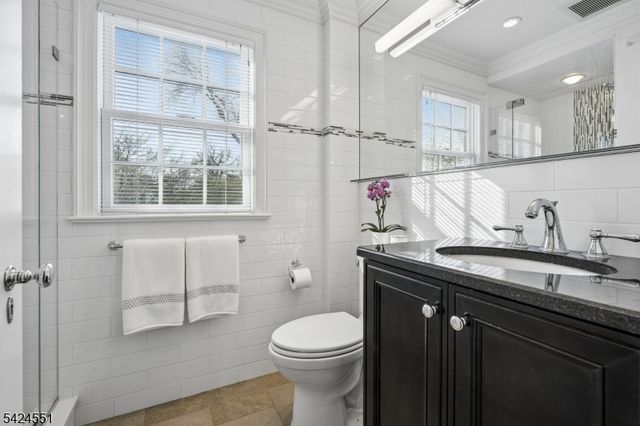 1 Highview Ter, Madison Boro, NJ 07940