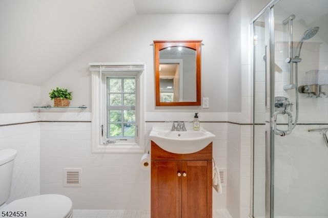 1 Highview Ter, Madison Boro, NJ 07940