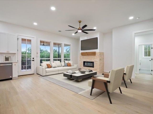 35 Whistling Wind LN, Wimberley, TX 78676