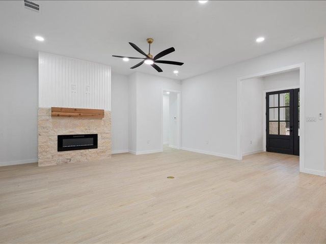 35 Whistling Wind LN, Wimberley, TX 78676