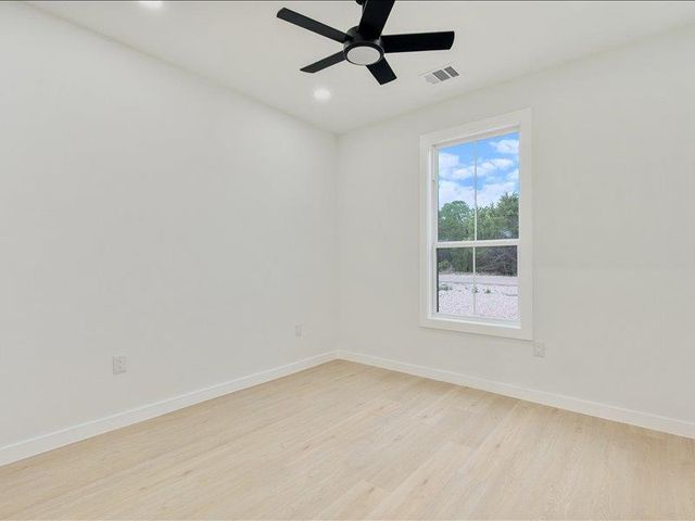 35 Whistling Wind LN, Wimberley, TX 78676
