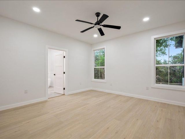 35 Whistling Wind LN, Wimberley, TX 78676