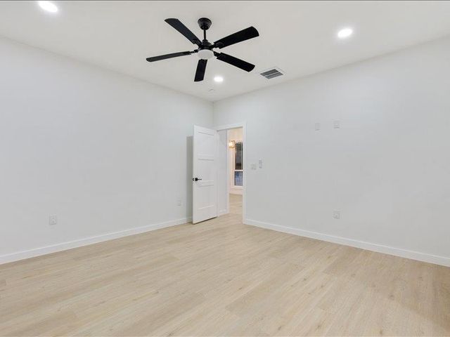 35 Whistling Wind LN, Wimberley, TX 78676