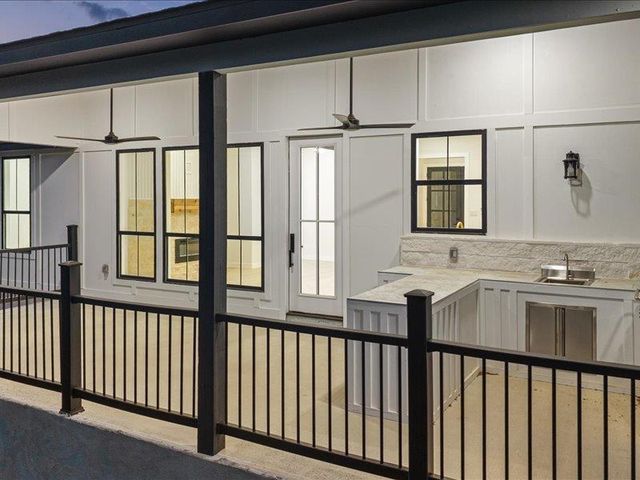 35 Whistling Wind LN, Wimberley, TX 78676