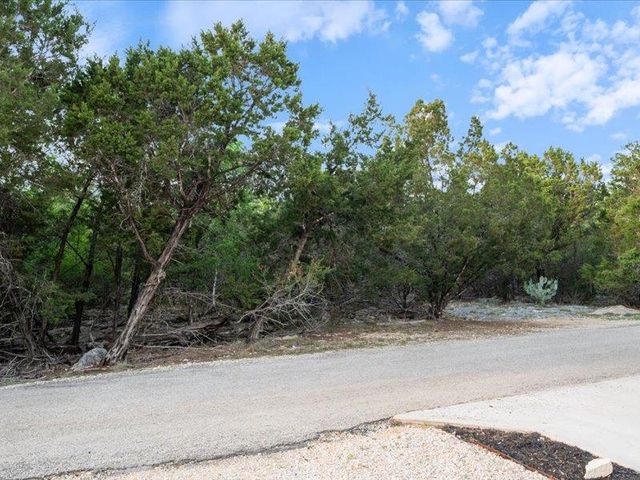 35 Whistling Wind LN, Wimberley, TX 78676