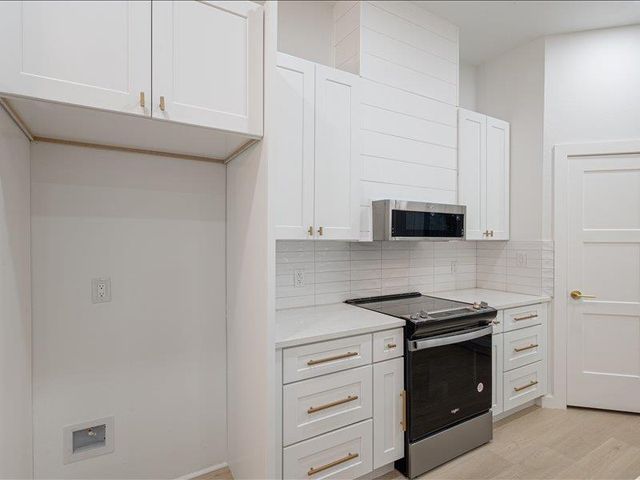 35 Whistling Wind LN, Wimberley, TX 78676