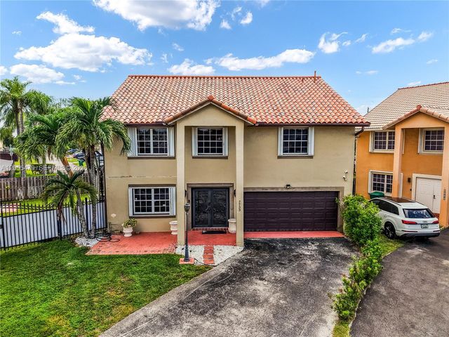 7733 NW 192 St, Hialeah, FL 33015