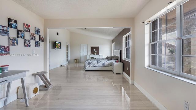7733 NW 192 St, Hialeah, FL 33015