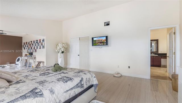 7733 NW 192 St, Hialeah, FL 33015