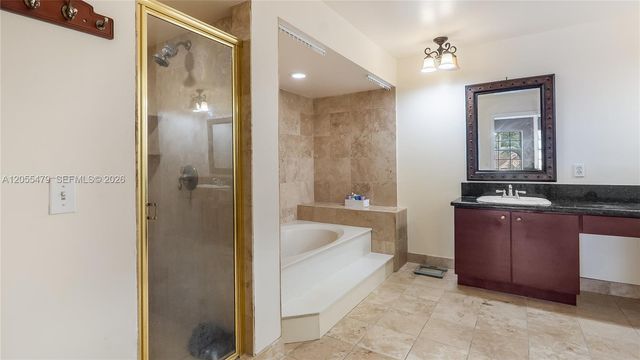 7733 NW 192 St, Hialeah, FL 33015