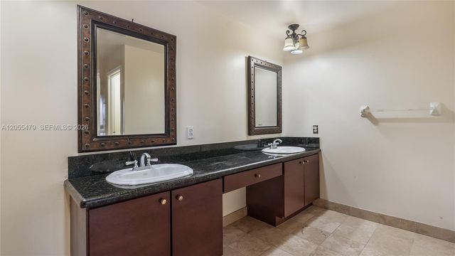 7733 NW 192 St, Hialeah, FL 33015