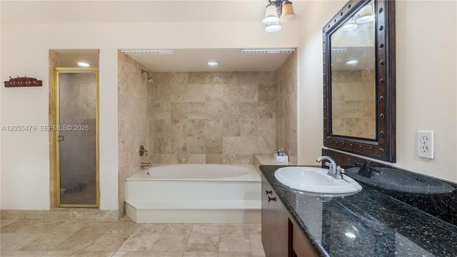 7733 NW 192 St, Hialeah, FL 33015