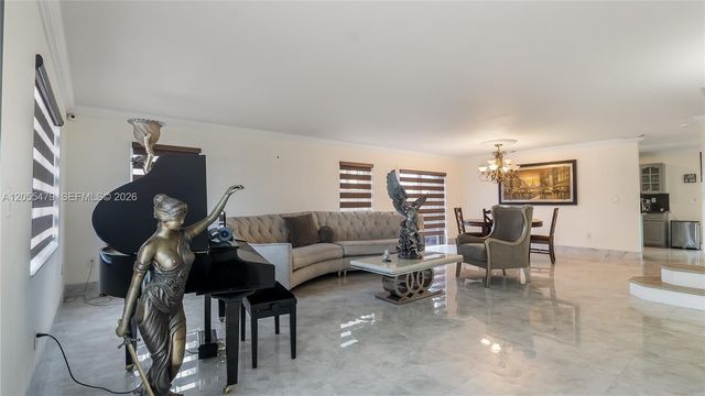 7733 NW 192 St, Hialeah, FL 33015
