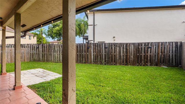 7733 NW 192 St, Hialeah, FL 33015