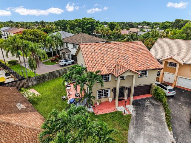 7733 NW 192 St, Hialeah, FL 33015