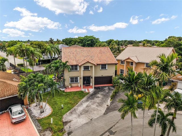 7733 NW 192 St, Hialeah, FL 33015