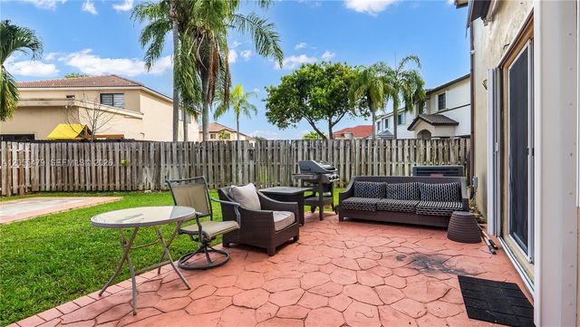 7733 NW 192 St, Hialeah, FL 33015