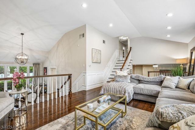 26 Mohawk Dr, Springfield Twp., NJ 07081