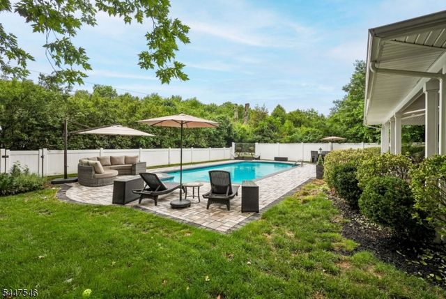 26 Mohawk Dr, Springfield Twp., NJ 07081