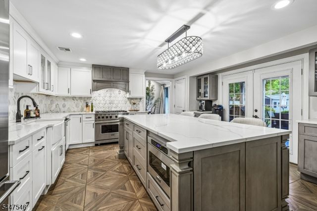 26 Mohawk Dr, Springfield Twp., NJ 07081
