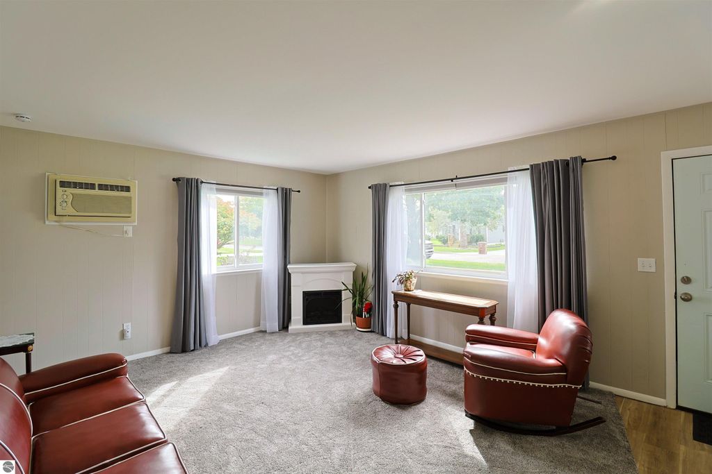 Image 11 of property listing at 1606 Fessenden Avenue, Mt Pleasant, MI 48858