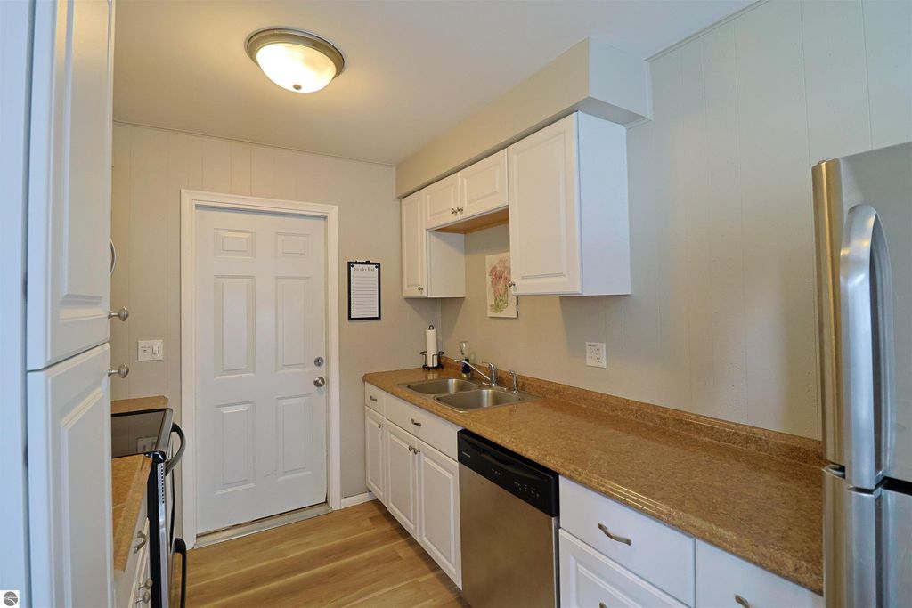 Image 13 of property listing at 1606 Fessenden Avenue, Mt Pleasant, MI 48858