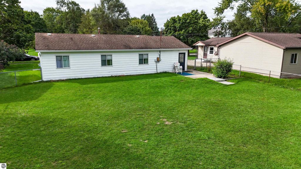 Image 18 of property listing at 1606 Fessenden Avenue, Mt Pleasant, MI 48858
