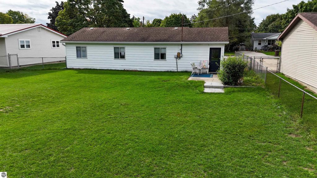 Image 19 of property listing at 1606 Fessenden Avenue, Mt Pleasant, MI 48858