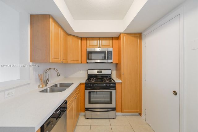 7737 SW 88th St C312, Miami, FL 33156