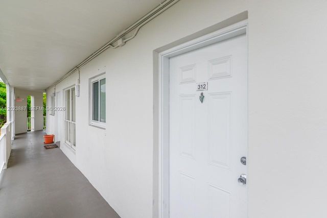 7737 SW 88th St C312, Miami, FL 33156