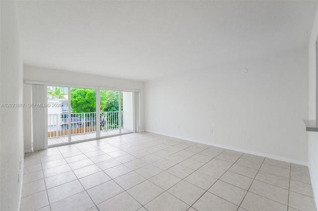 7737 SW 88th St C312, Miami, FL 33156