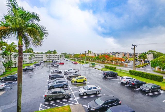 7737 SW 88th St C312, Miami, FL 33156