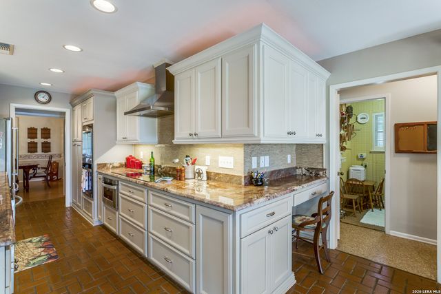 11303 WHISPERING WIND ST, San Antonio, TX 78230