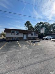 2705 KIMBERLY Road, Bettendorf, IA 52722