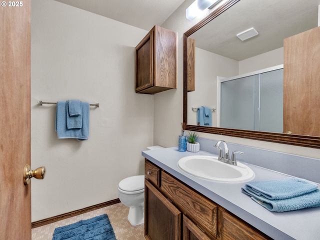 1977 MAPLEWOOD Ct, Salem, OR 97306