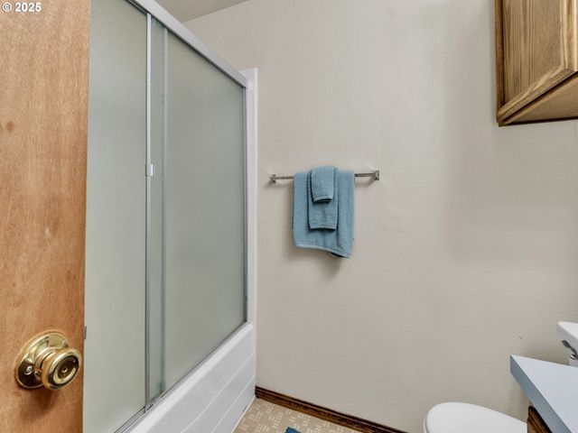 1977 MAPLEWOOD Ct, Salem, OR 97306