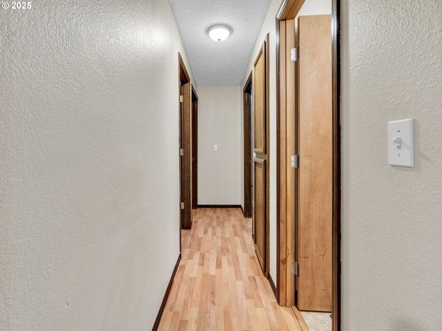 1977 MAPLEWOOD Ct, Salem, OR 97306