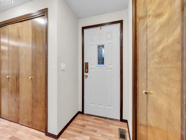 1977 MAPLEWOOD Ct, Salem, OR 97306